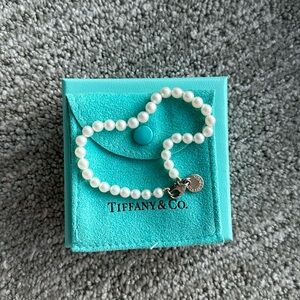 Tiffany & CO Pearl bracelet